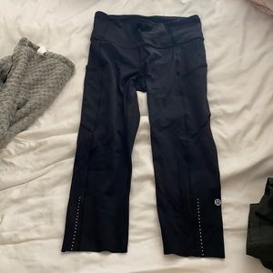 Lululemon running crops